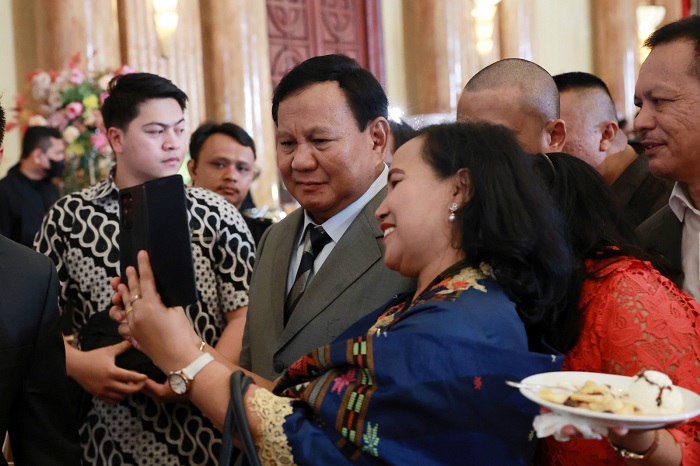 Menteri Pertahanan Prabowo Subianto menghadiri acara pernikahan Fritz Hutapea, putra Hotman Paris Hutapea dengan Chen Giovanis (Dok. Tim Media Prabowo Subianto)