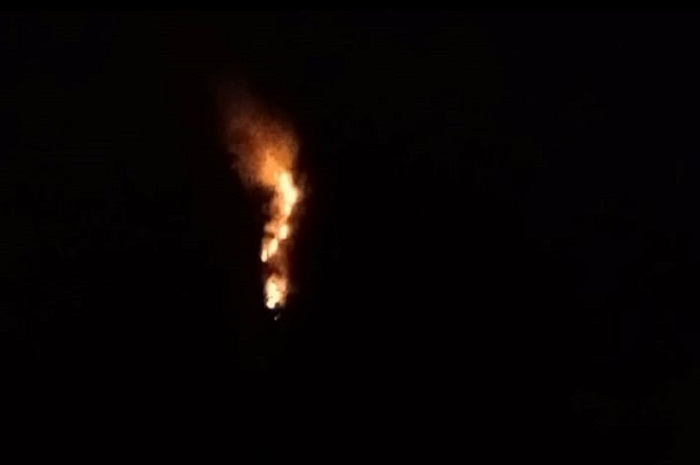 Kebakaran lahan terjadi di area lereng Gunung Jayanti. (Dok. BPBD Kabupaten Sukabumi) 
