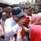 Ketua Umum Partai Gerindra Prabowo Subianto saat bersama Masyarakat. (Facbook.com/@Prabowo Subianto)
