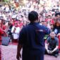 Ketua Umum Partai Gerindra Prabowo Subianto saat bersama Masyarakat. (Facbook.com/@Prabowo Subianto)
