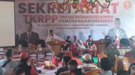 H.Budi Hermawan Ketua TKRPP  Ganjar Pranowo - Mahfud MD Kabupaten Purwakarta dalam acara rakor bersama organ relawan dan jaringan RBH di istana Presiden  RBH,Selasa 05/12/2023 (foto : Herman/Jabarraya)