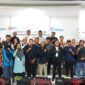 Farid Hanapi, Ketua Panwascam Cibatu, saat bimtek pengawasan logistik pemilu 2024, di Aula Desa Karyamekar, Minggu 03/12/2023 (foto : Istimewa)