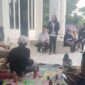 Musliatun Caleg Partai Garuda DPRD Jabar, melaksanakan pertemuan dengan para kader, simpatisan dan tim suksesnya dari Korcam (Koordinator Kecamatan) Pakis jaya, Batu Jaya, dan Tirta jaya. Kegiatan tersebut dalam rangka Konsolidasi dan komunikasi untuk Kemenangan di 2024. Selasa 19/12/2024 (foto : Istimewa)