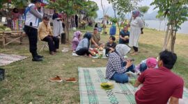 Personil Satpolairud Polres Purwakarta saat patroli di tempat wisata,Senin 25/12/2023 (foto : Istimewa)