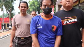 OS (46) alias Abah tersangka kasus pencabulan yang sempat buron dan menjadi DPO,ditangkap pada hari Senin 25/12/2023 (foto : Humas Polres Purwakarta)