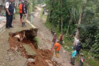 Gempabumi berkekuatan magnitudo (M) 4.0 yang berpusat di 6.73 LS dan 106.61 BT atau 25 kilometer (km) sebelah barat daya Kota Bogor pada kedalaman 5 km. (Facebook.com/@Badan Nasional Penanggulangan Bencana)
