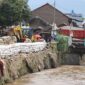 Kecamatan Dayeuhkolot, Kabupaten Bandung dilanda banjir akibat luapan sungai Citarum dan sungai Cikaro. (Dok. BNPB)